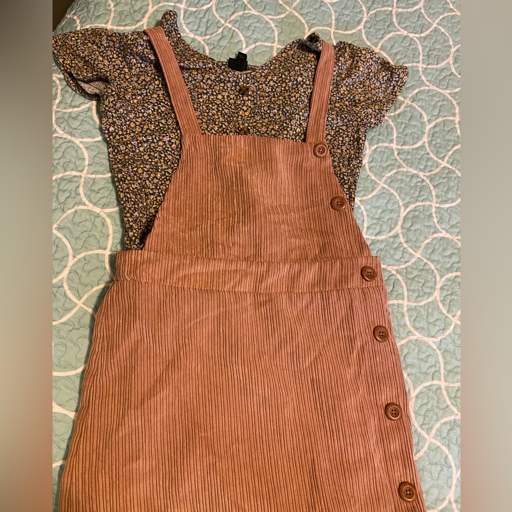 Art Class🌸flower print shirt and corduroy jumper. Children’s 10/12 🌸Like New